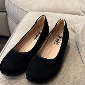Propet Women's Classic Black Loafers